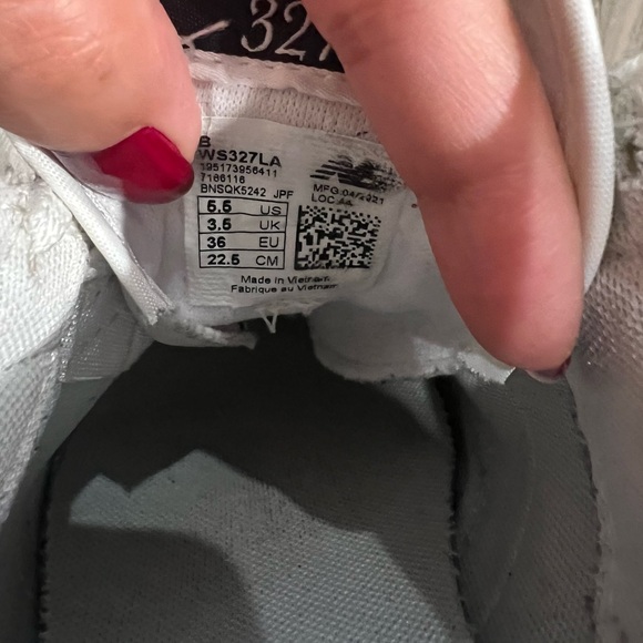 New Balance Women's 327 ‘Moonbeam Gum’ Classic Trainer Sneakers, 5.5 Medium US - Picture 6 of 8